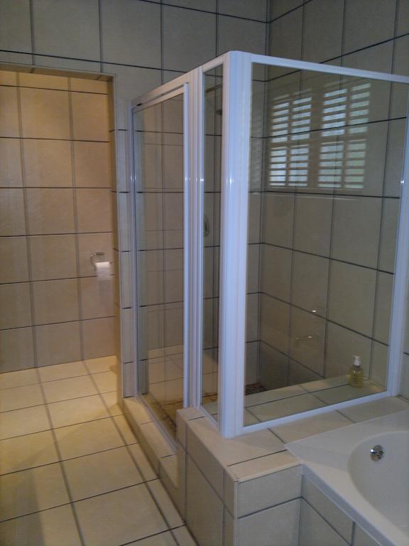 Oasis Shanti Backpackers Oudtshoorn Room photo