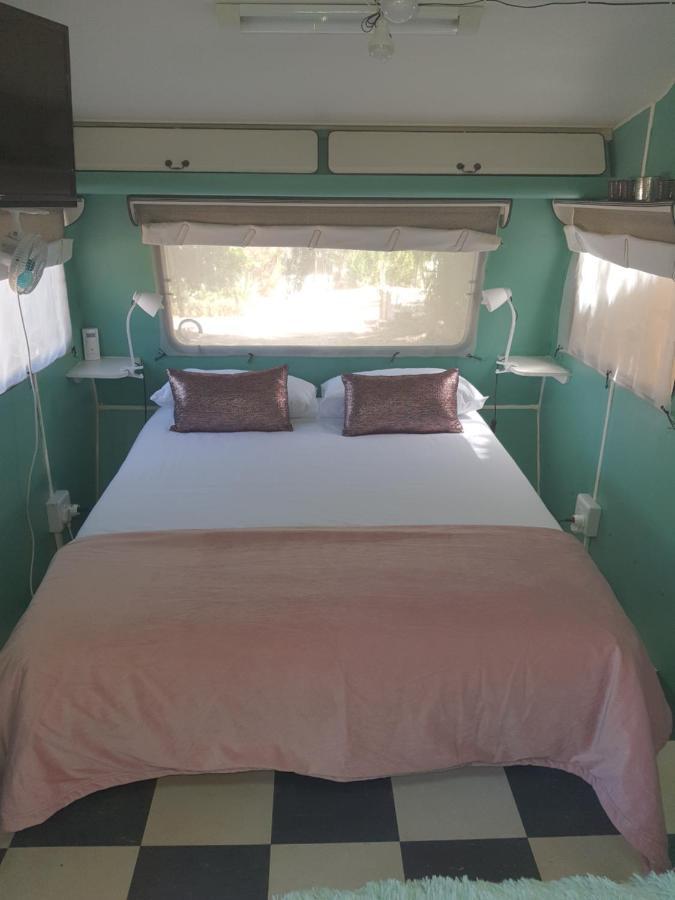 Oasis Shanti Backpackers Oudtshoorn Exterior photo