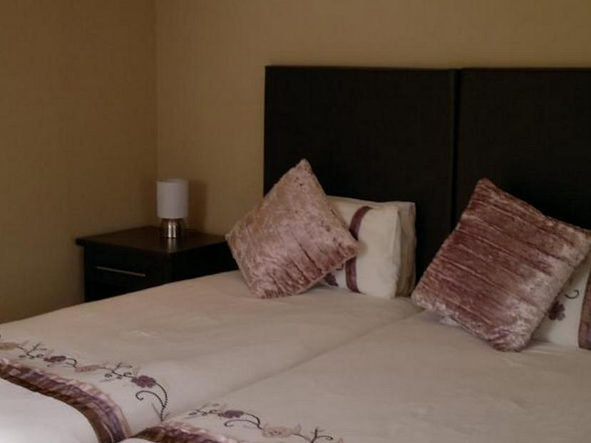 Oasis Shanti Backpackers Oudtshoorn Exterior photo