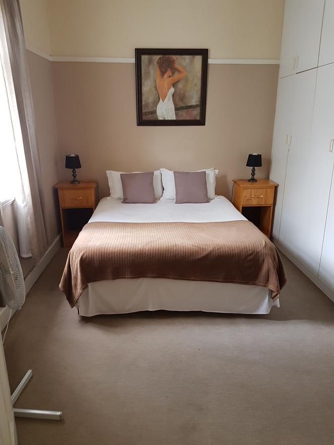 Oasis Shanti Backpackers Oudtshoorn Exterior photo