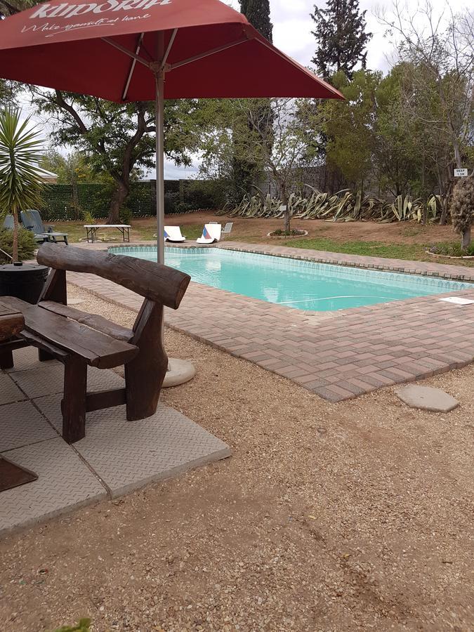 Oasis Shanti Backpackers Oudtshoorn Exterior photo