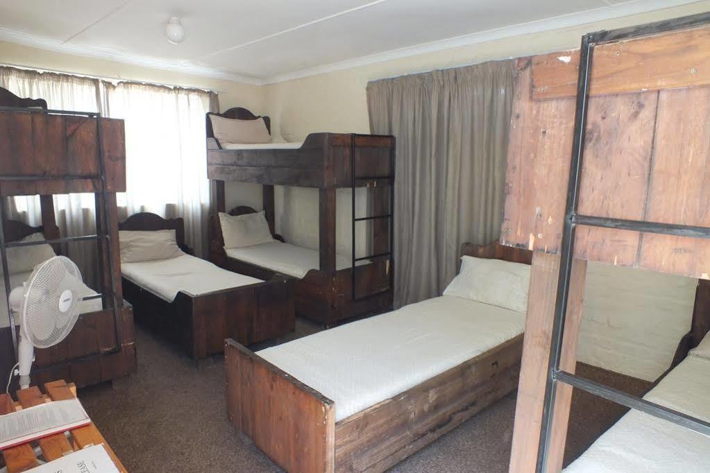 Oasis Shanti Backpackers Oudtshoorn Exterior photo